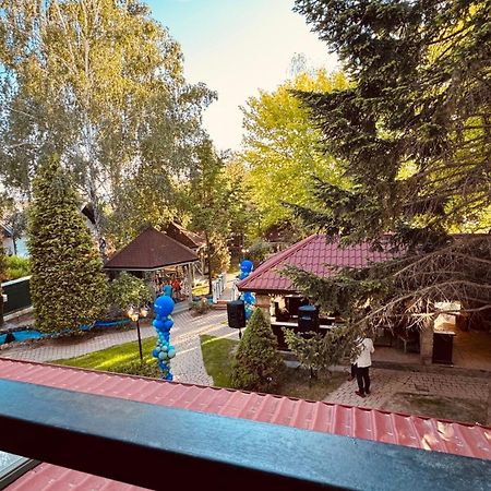 Pensiunea Waldor Бакэу Экстерьер фото