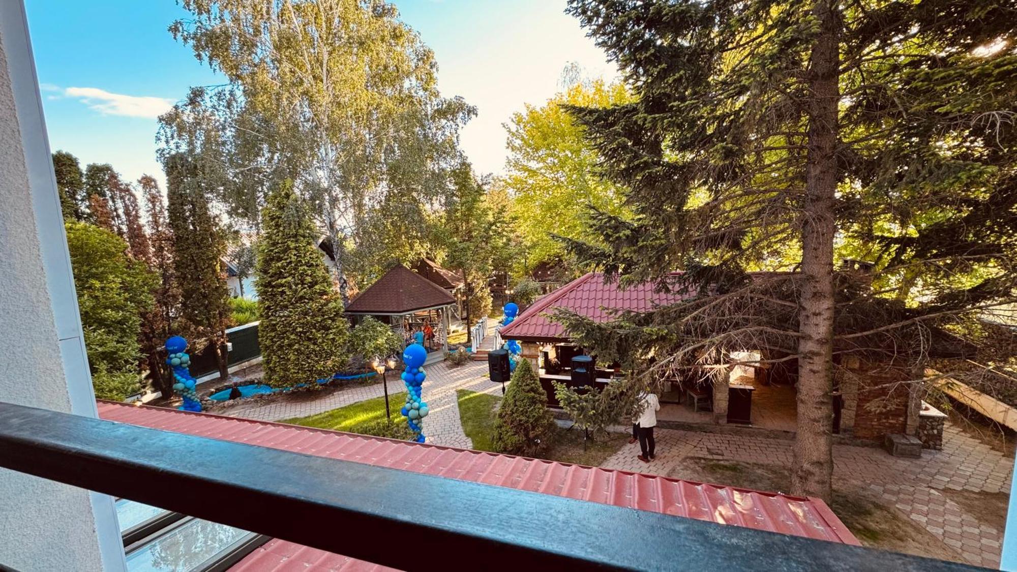 Pensiunea Waldor Бакэу Экстерьер фото