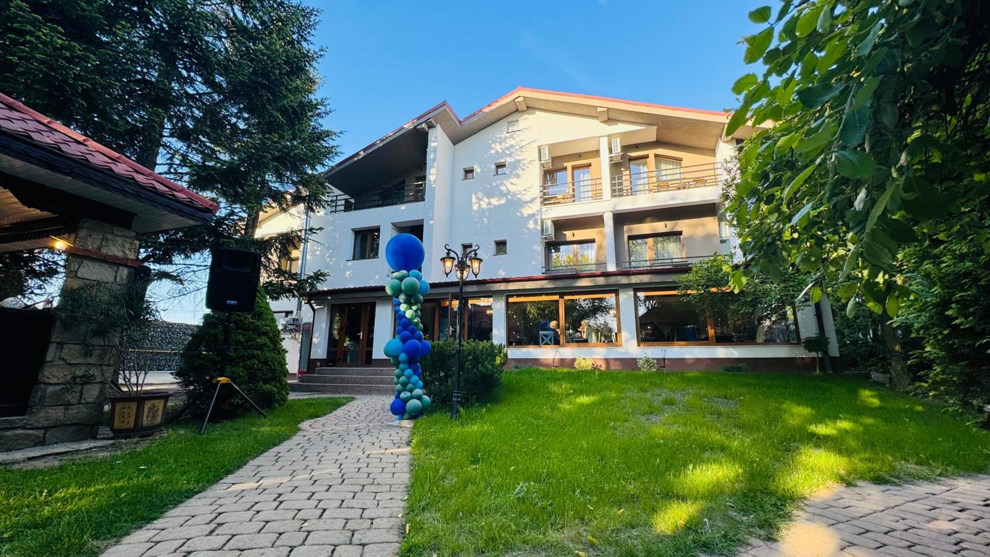 Pensiunea Waldor Бакэу Экстерьер фото